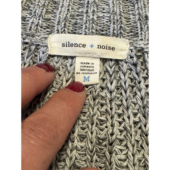 Anthropologie Silence + Noise Knit Side Slit Step Hem V Neck Sweater Size Medium - Picture 3 of 10